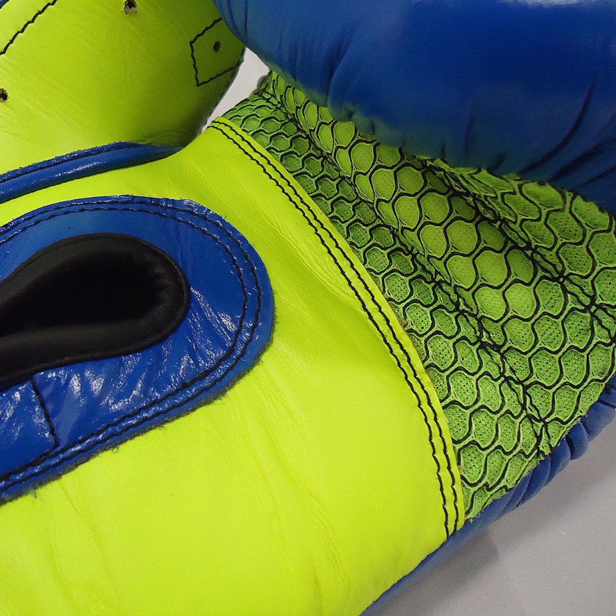 Boxing Gloves Olympus PRO Mexican Style Diagonal Velcro Leather