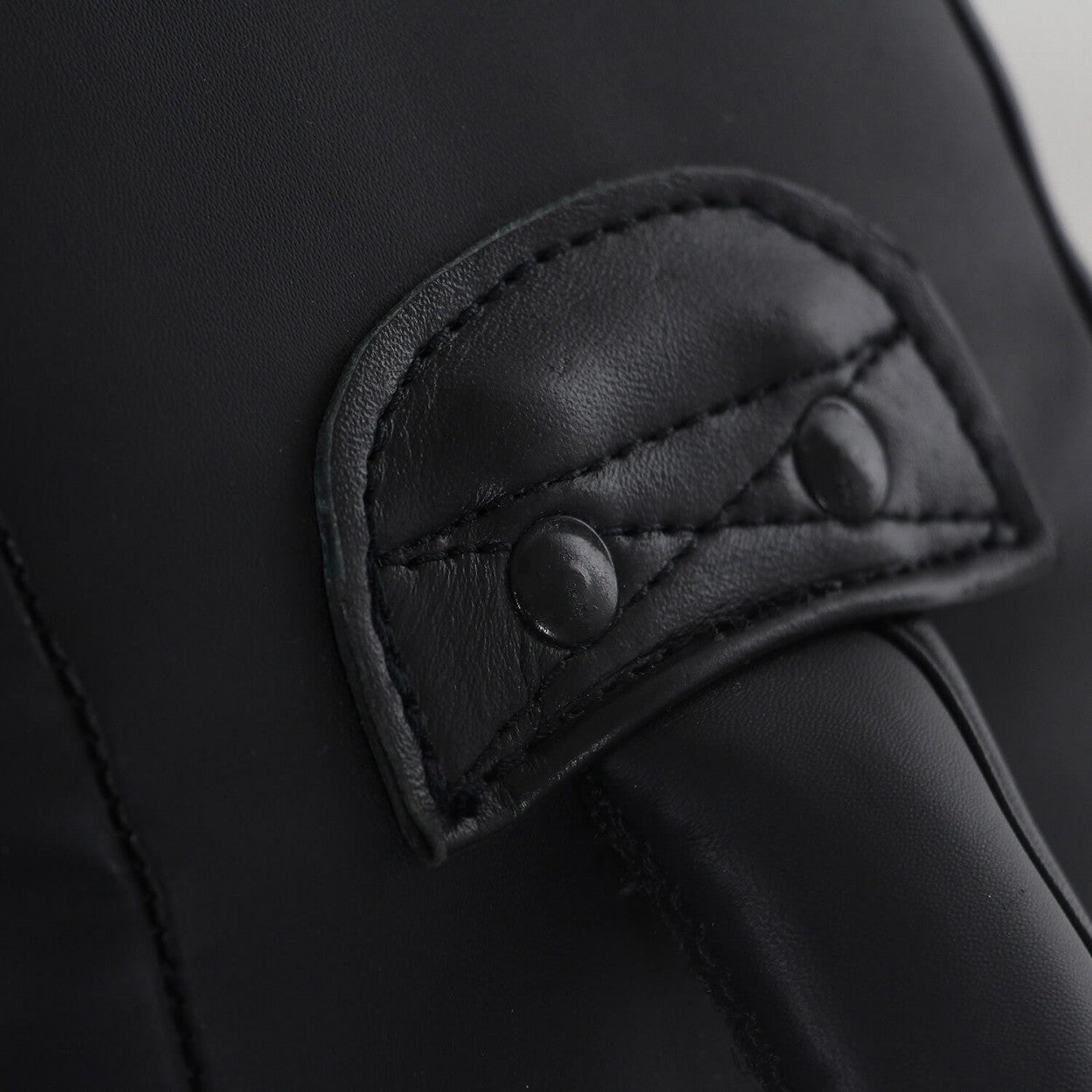 Target adidas ROUND, Black